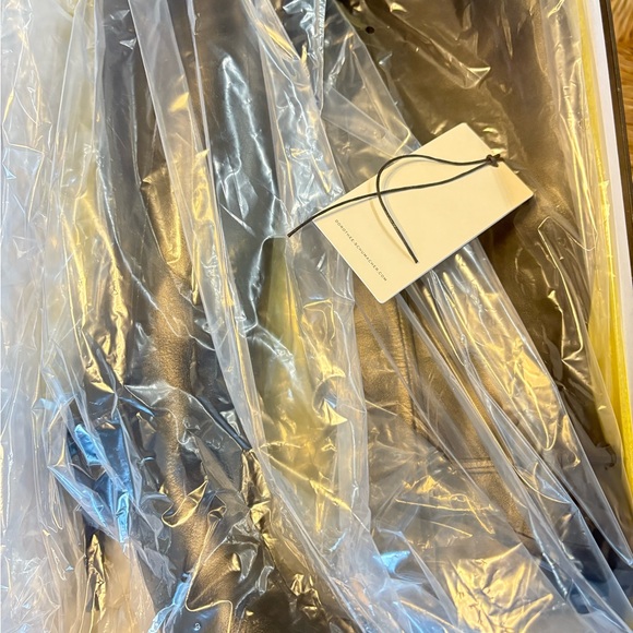 DOROTHEE SCHUMACHER
On Point Leather Knee-high Boots In Schwar - Picture 10 of 11